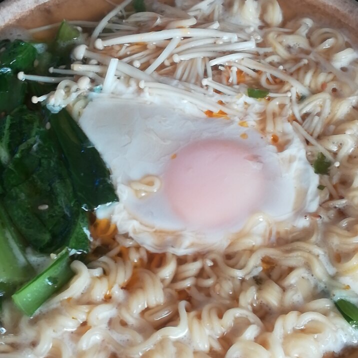 ひとり土鍋で 簡単 煮込みラーメン いかがですか レシピ 作り方 By こってぃさん 楽天レシピ ひとり土鍋で 簡単 煮込みラーメン いかがですか レシピ 作り方 By こってぃさん 楽天レシピ